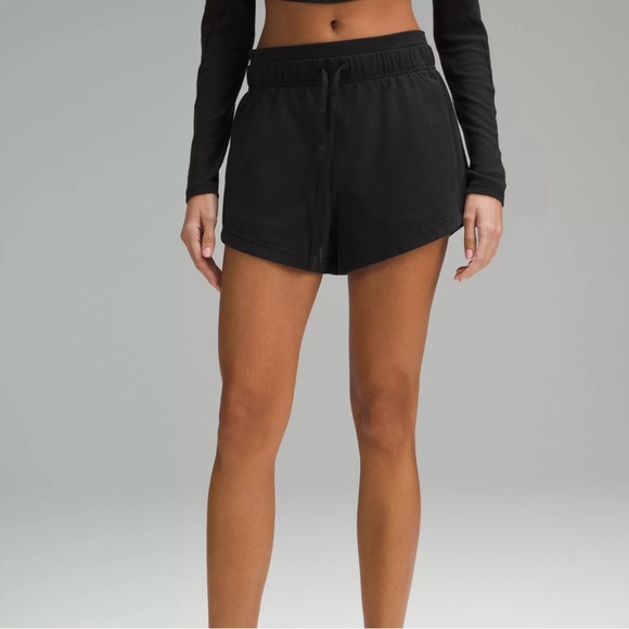 Lululemon Inner Glow High-Rise Short 3" - Size 6 - Picture 1 of 8